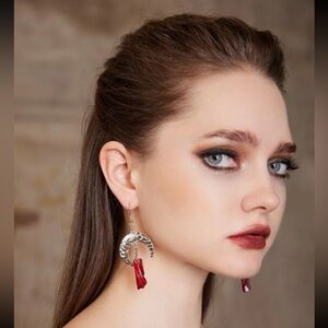 🌙 Awesome Metallic Crescent Moon Metallic Gemstone Drop Earrings 🌙